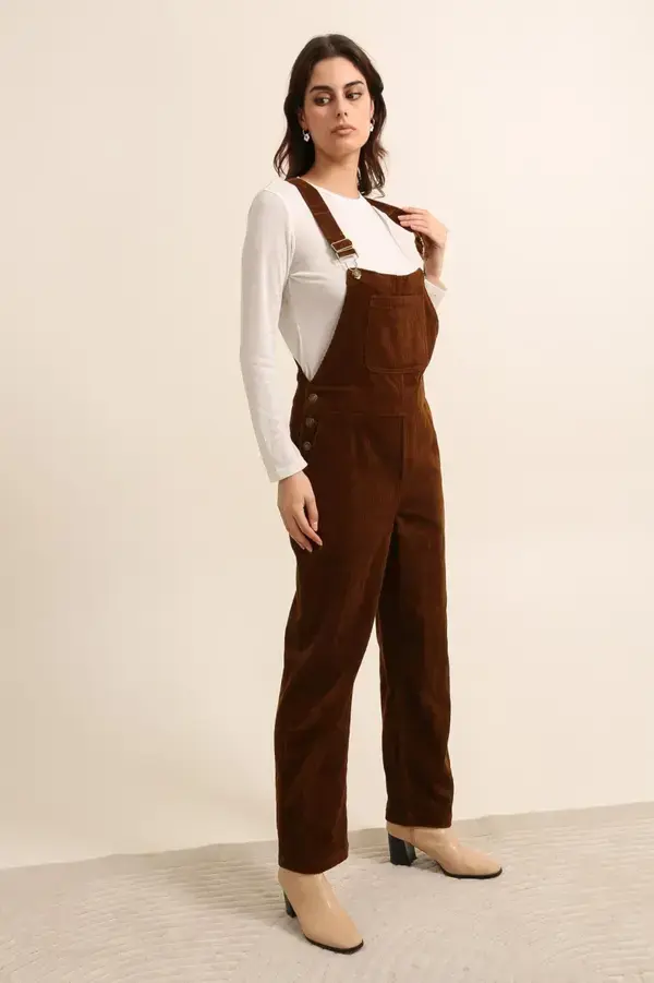 Salopette en velours marron pour femme
